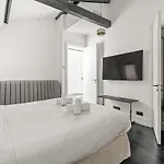 Apartamento Luxury Golden Triangle Ac *