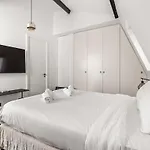 Apartamento Luxury Golden Triangle Ac