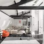Luxury Golden Triangle Ac Apartamento