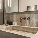 Luxury Golden Triangle Ac Apartamento