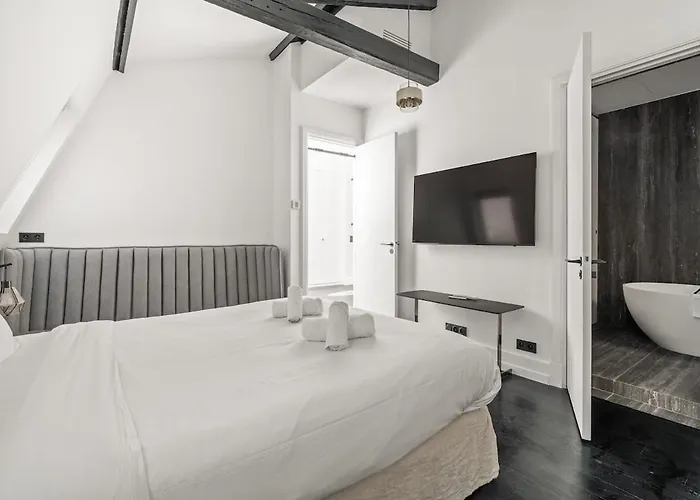 Apartman Luxury Golden Triangle Ac *