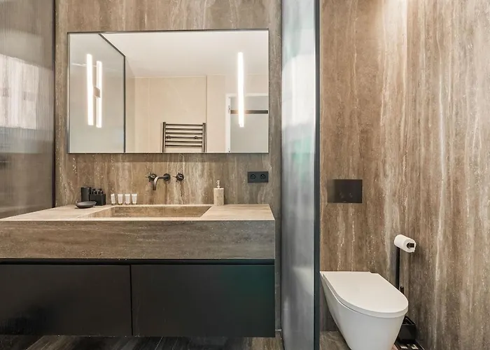 Luxury Golden Triangle Ac