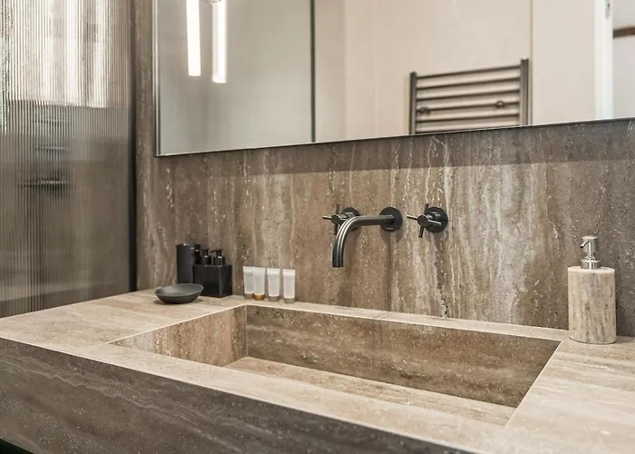 Luxury Golden Triangle Ac Apartman