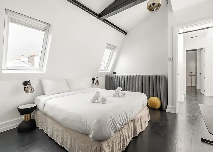 Luxury Golden Triangle Ac Апартаменты *