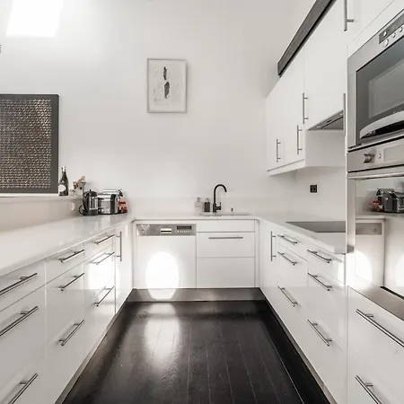 Appartement Luxury Golden Triangle Ac Parijs